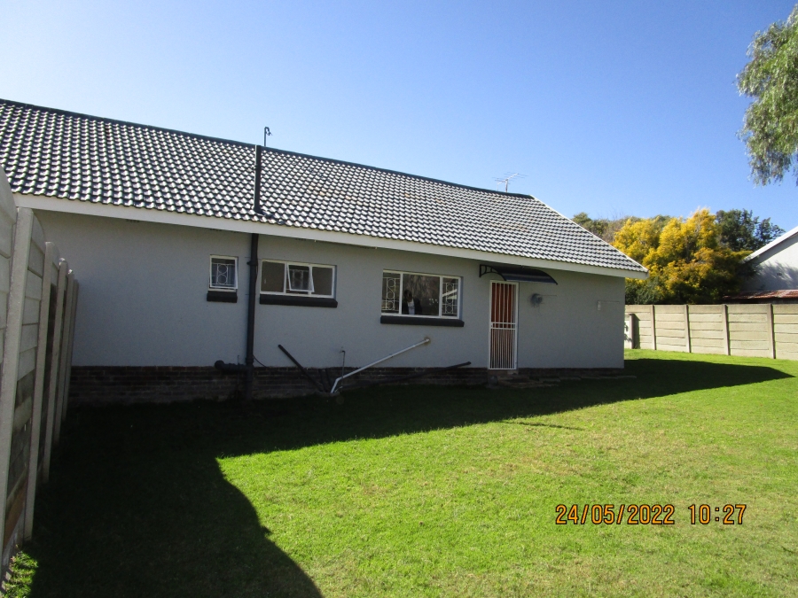 To Let 3 Bedroom Property for Rent in Edenvale Central Gauteng