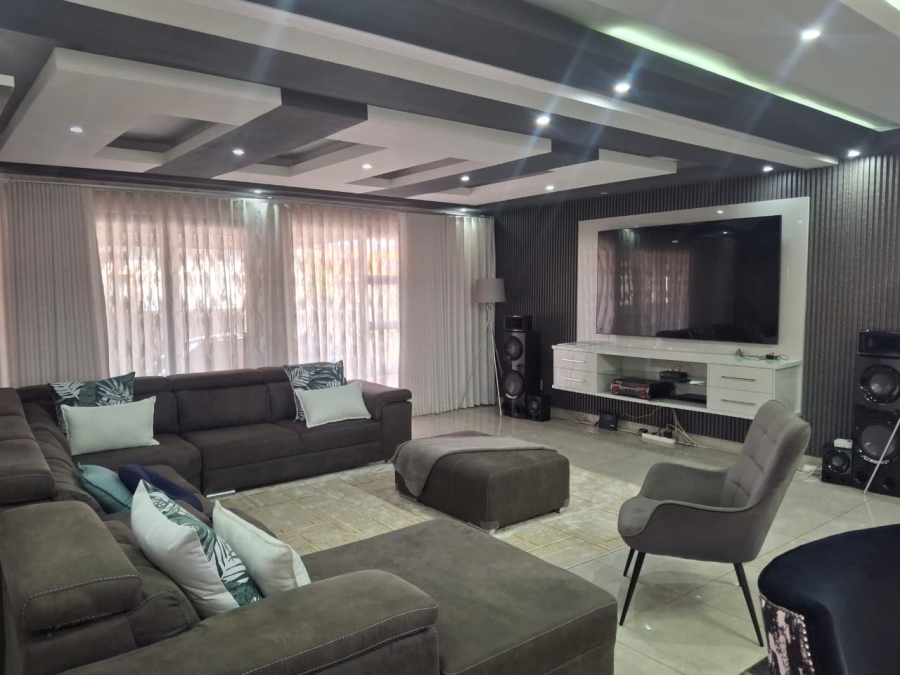 5 Bedroom Property for Sale in Savannah Country Estate Gauteng