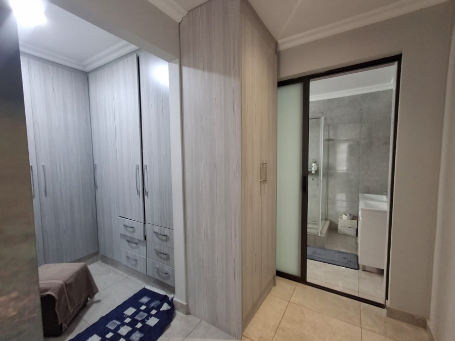 5 Bedroom Property for Sale in Savannah Country Estate Gauteng