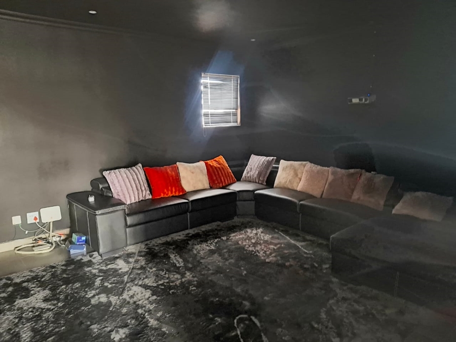 5 Bedroom Property for Sale in Savannah Country Estate Gauteng