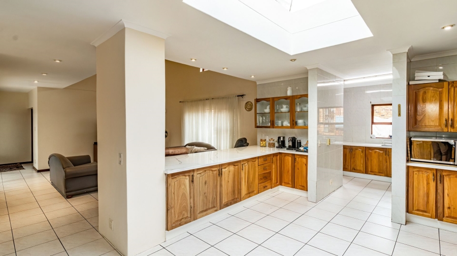 To Let 3 Bedroom Property for Rent in Bassonia Gauteng