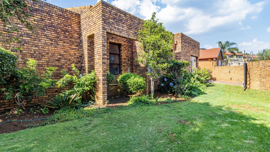 To Let 3 Bedroom Property for Rent in Bassonia Gauteng