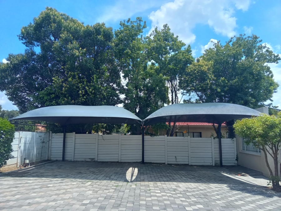 To Let 3 Bedroom Property for Rent in Blairgowrie Gauteng
