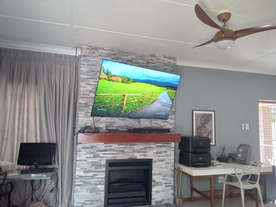 To Let 3 Bedroom Property for Rent in Blairgowrie Gauteng