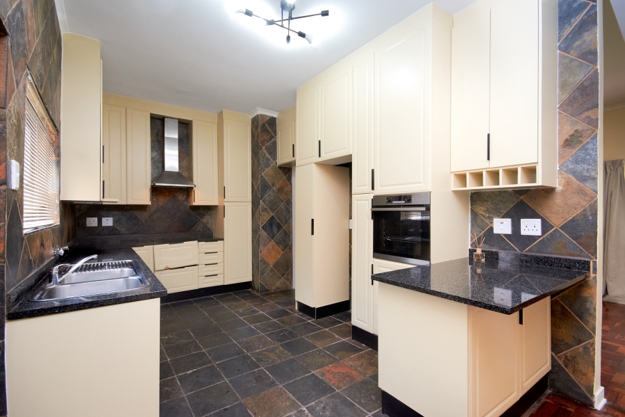 4 Bedroom Property for Sale in Discovery Gauteng