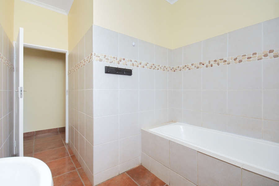 4 Bedroom Property for Sale in Discovery Gauteng