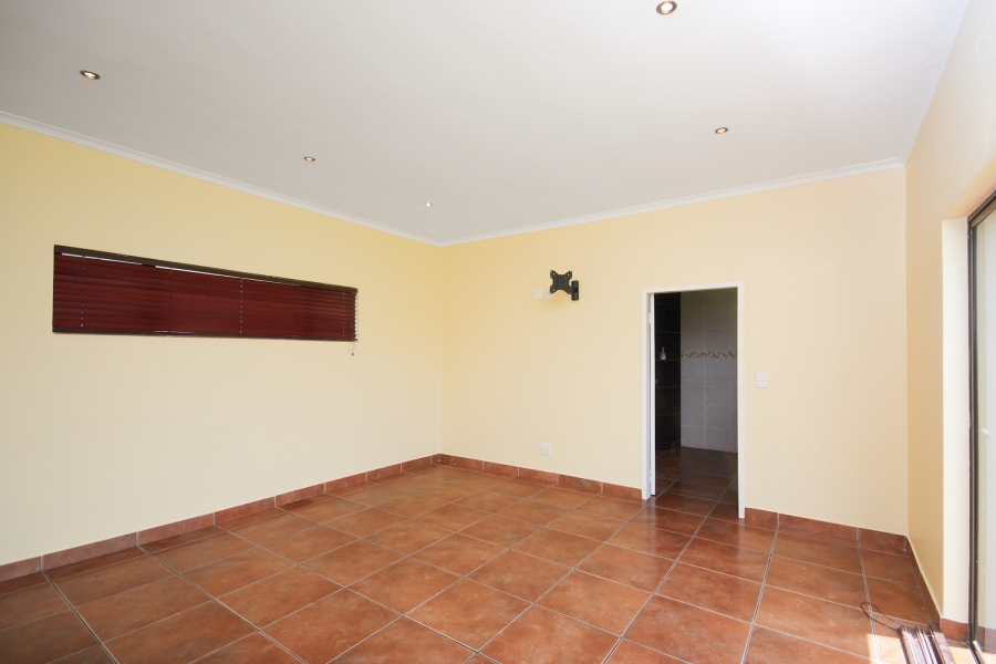 4 Bedroom Property for Sale in Discovery Gauteng