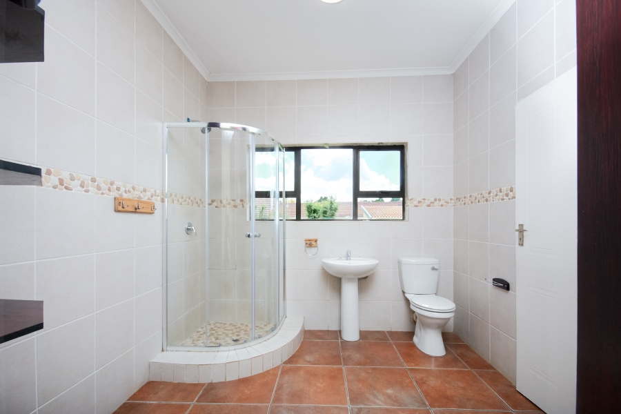 4 Bedroom Property for Sale in Discovery Gauteng