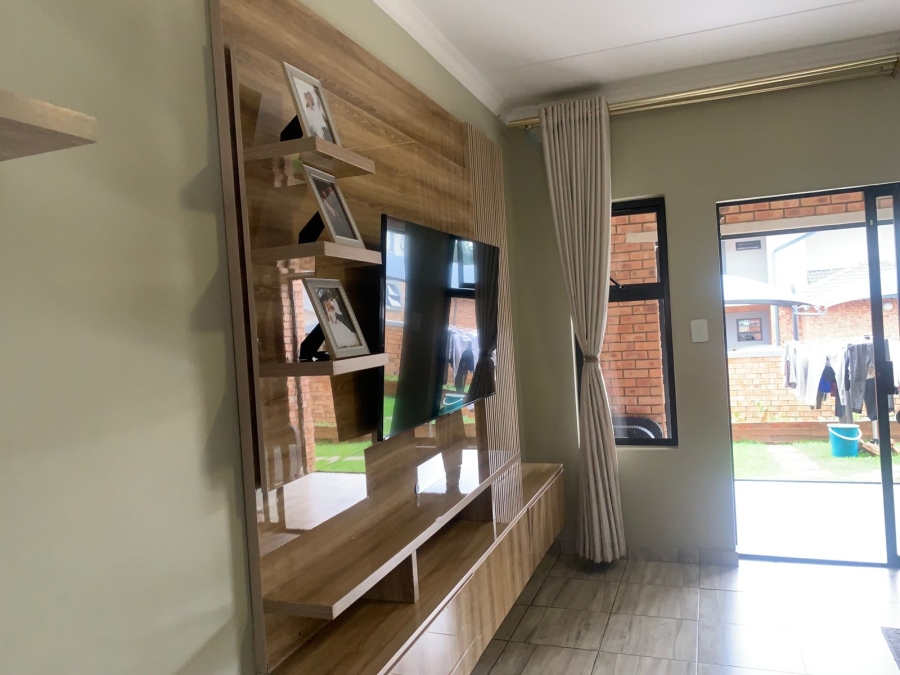 3 Bedroom Property for Sale in Noordwyk Gauteng