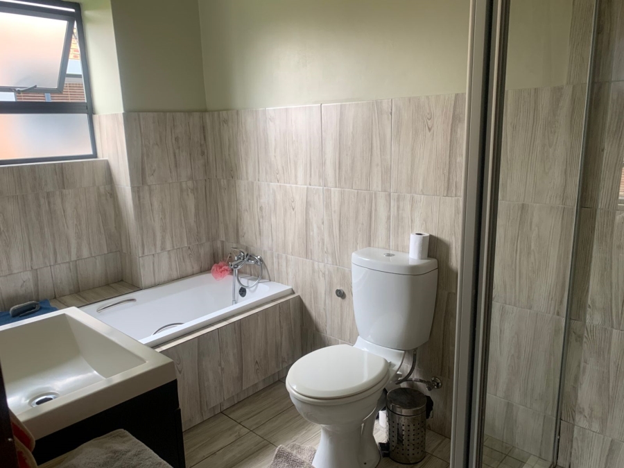 3 Bedroom Property for Sale in Noordwyk Gauteng