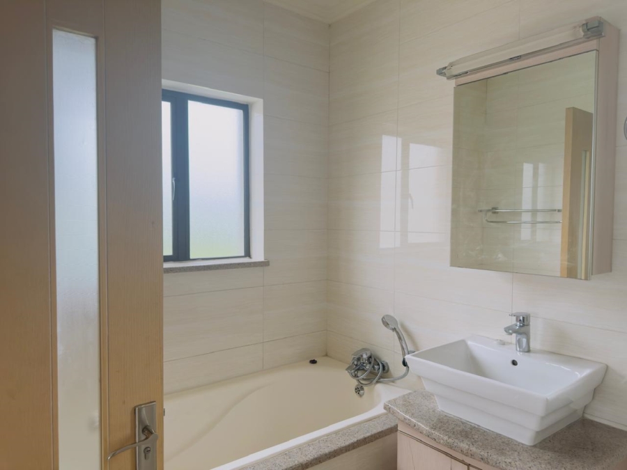 To Let 2 Bedroom Property for Rent in Noordwyk Gauteng