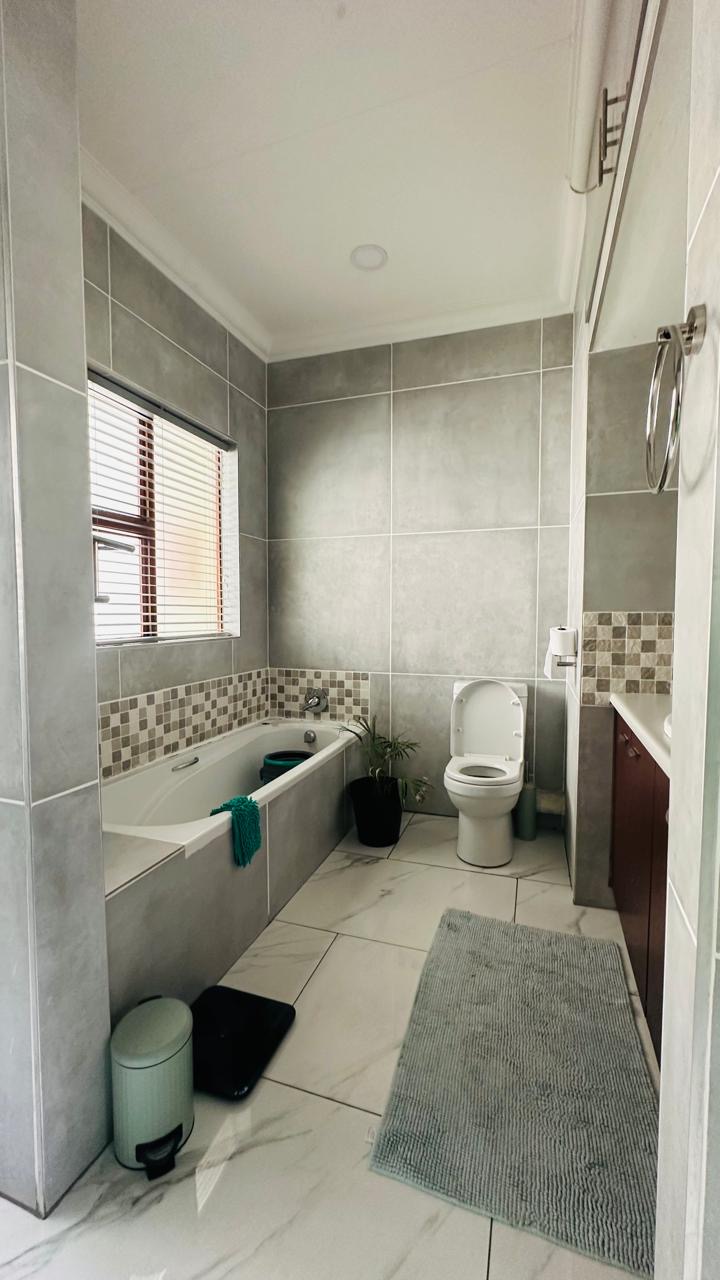 1 Bedroom Property for Sale in Carlswald Gauteng