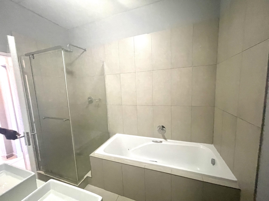 To Let 2 Bedroom Property for Rent in North Riding Gauteng