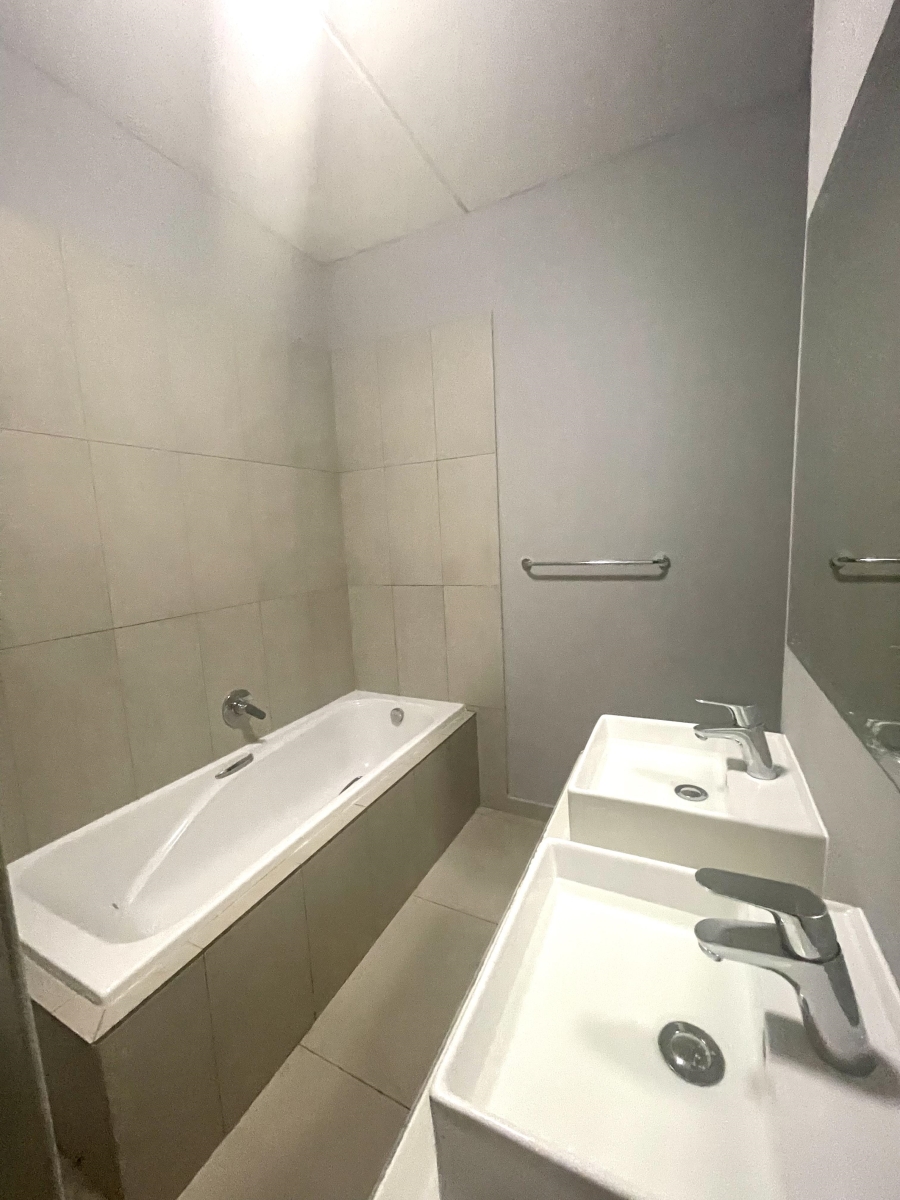 To Let 2 Bedroom Property for Rent in North Riding Gauteng