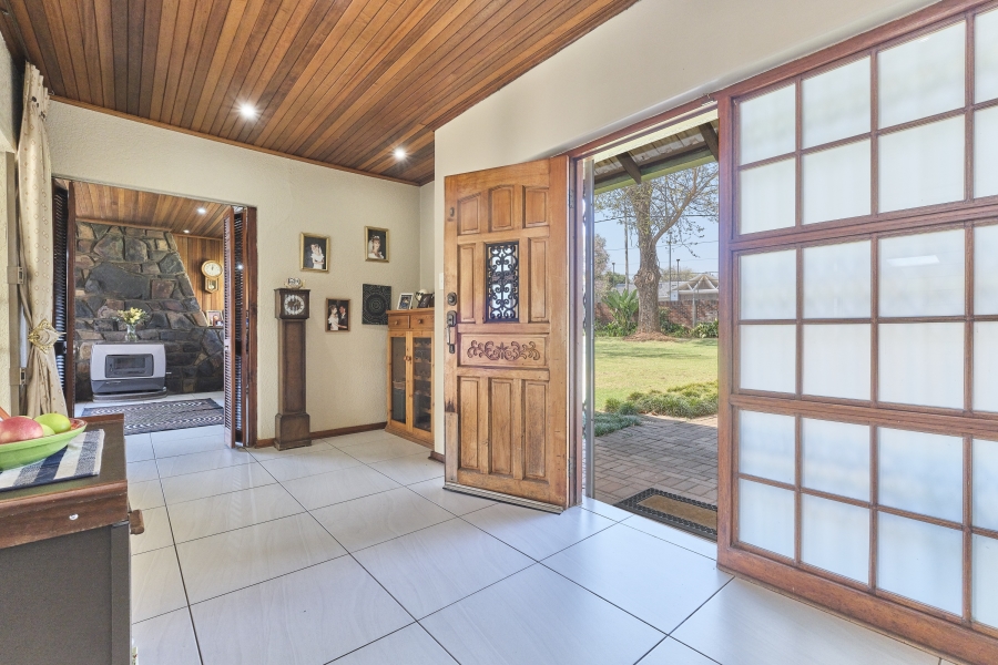 To Let 4 Bedroom Property for Rent in Fairland Gauteng