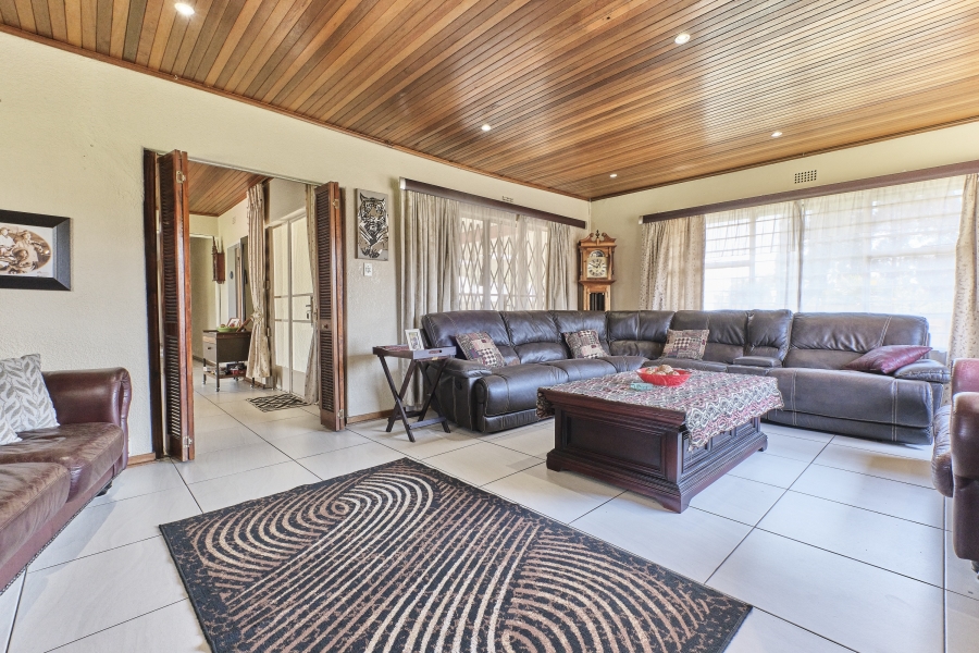 To Let 4 Bedroom Property for Rent in Fairland Gauteng