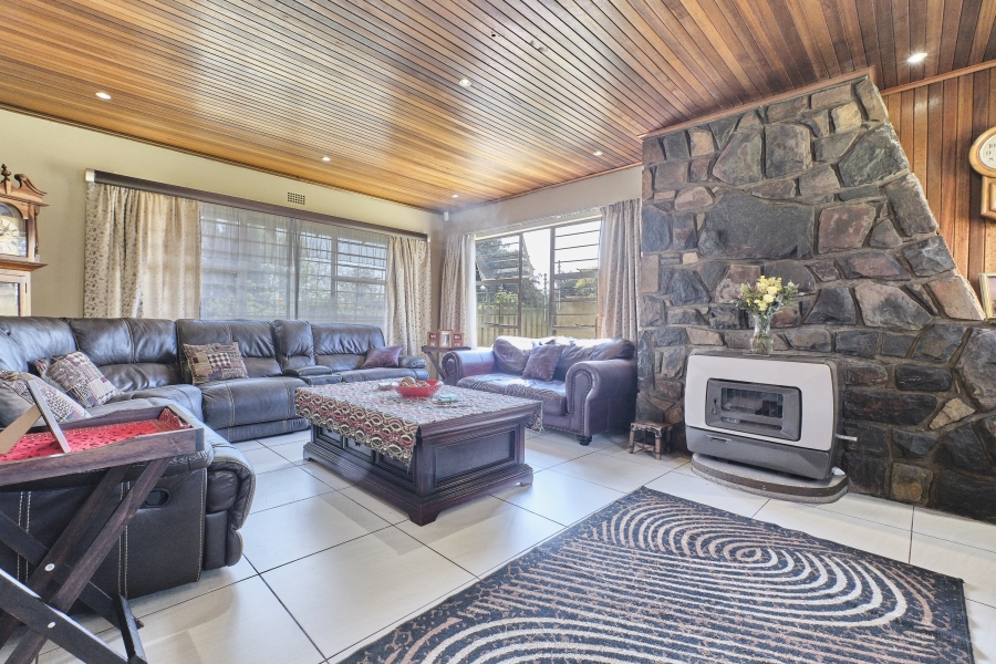 To Let 4 Bedroom Property for Rent in Fairland Gauteng