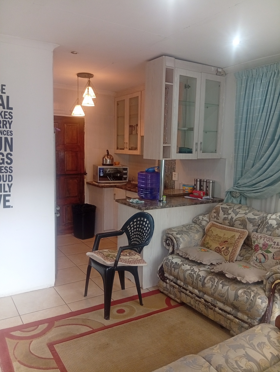 2 Bedroom Property for Sale in Protea Glen Gauteng