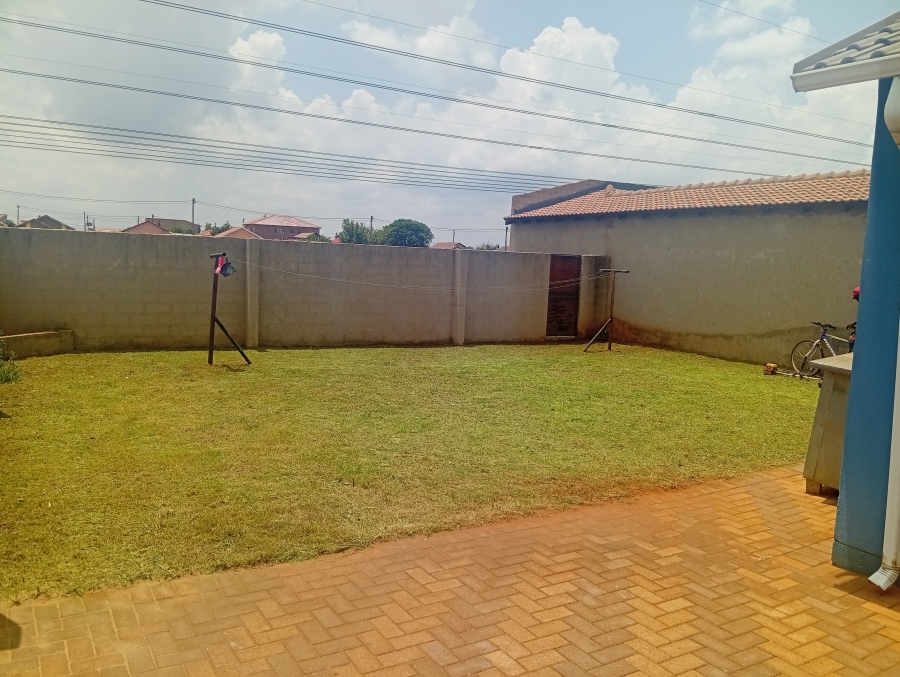 2 Bedroom Property for Sale in Protea Glen Gauteng