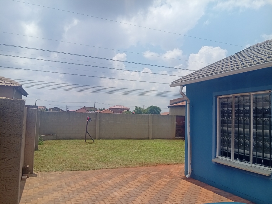2 Bedroom Property for Sale in Protea Glen Gauteng