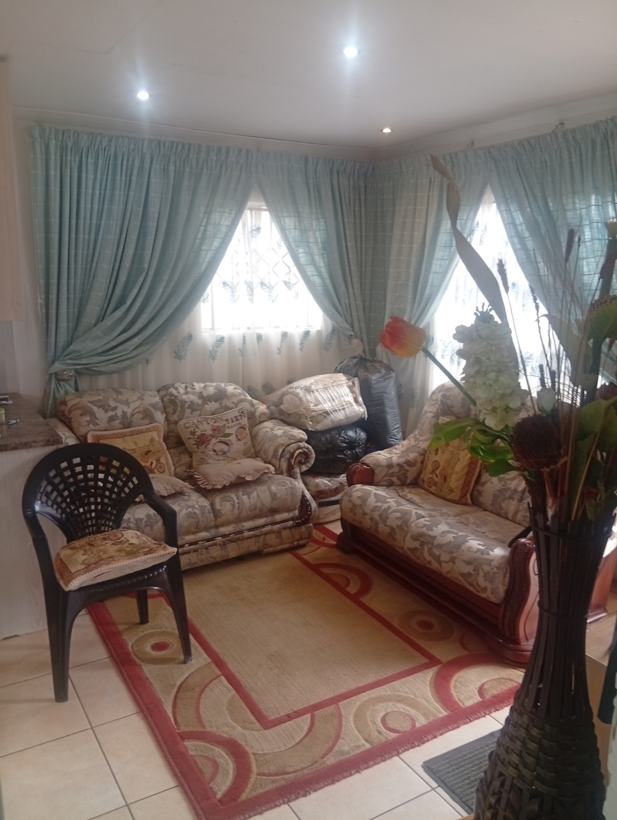2 Bedroom Property for Sale in Protea Glen Gauteng