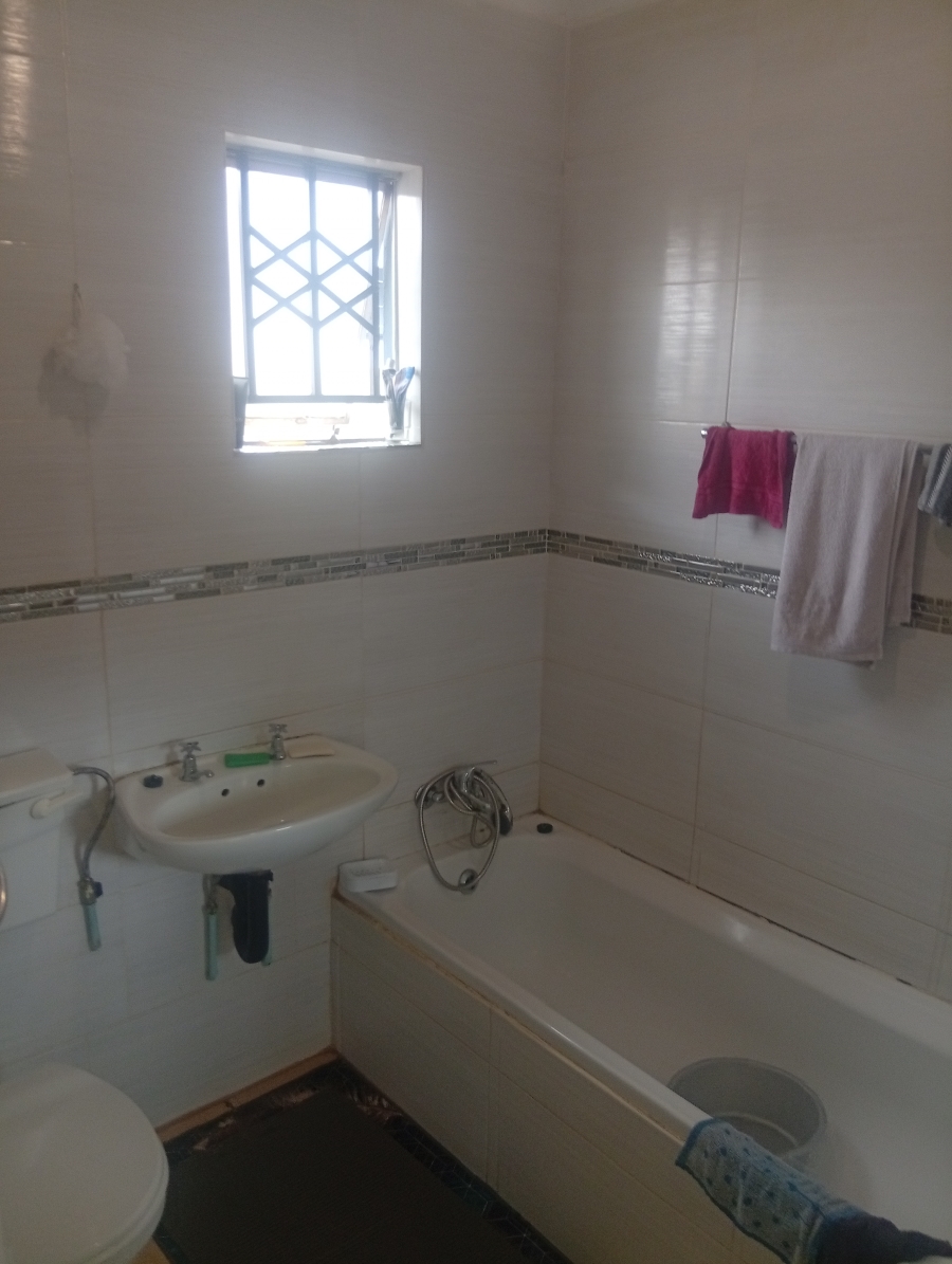2 Bedroom Property for Sale in Protea Glen Gauteng
