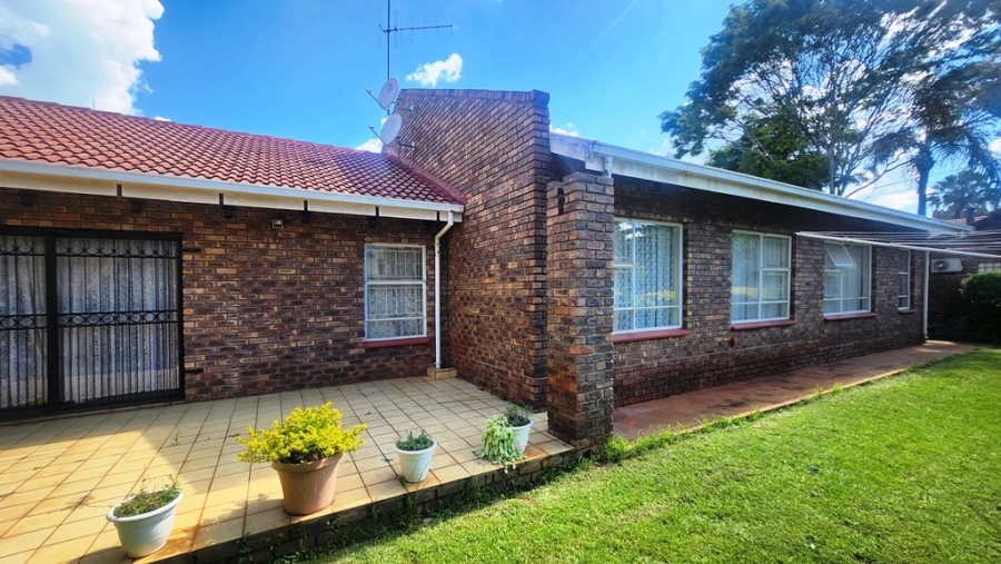 3 Bedroom Property for Sale in Eldoraigne Gauteng