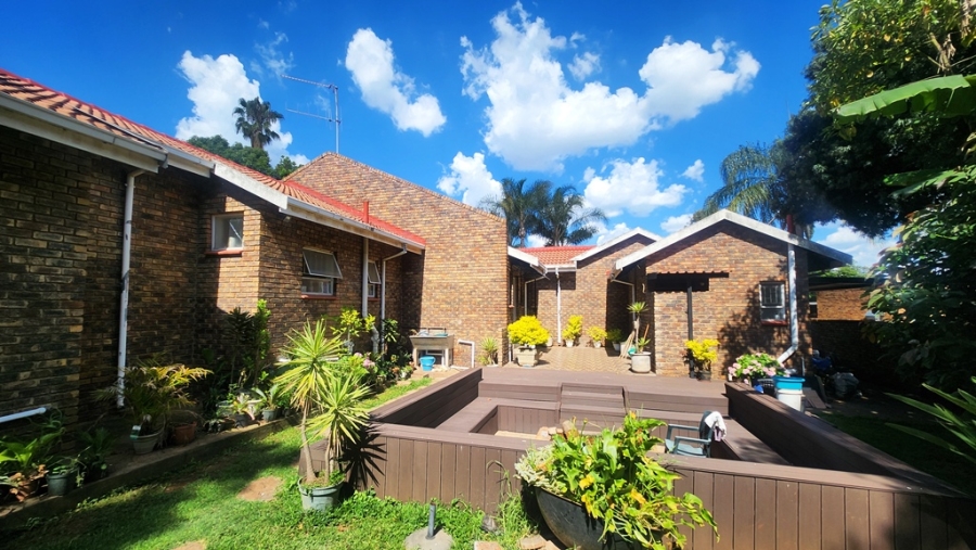 3 Bedroom Property for Sale in Eldoraigne Gauteng