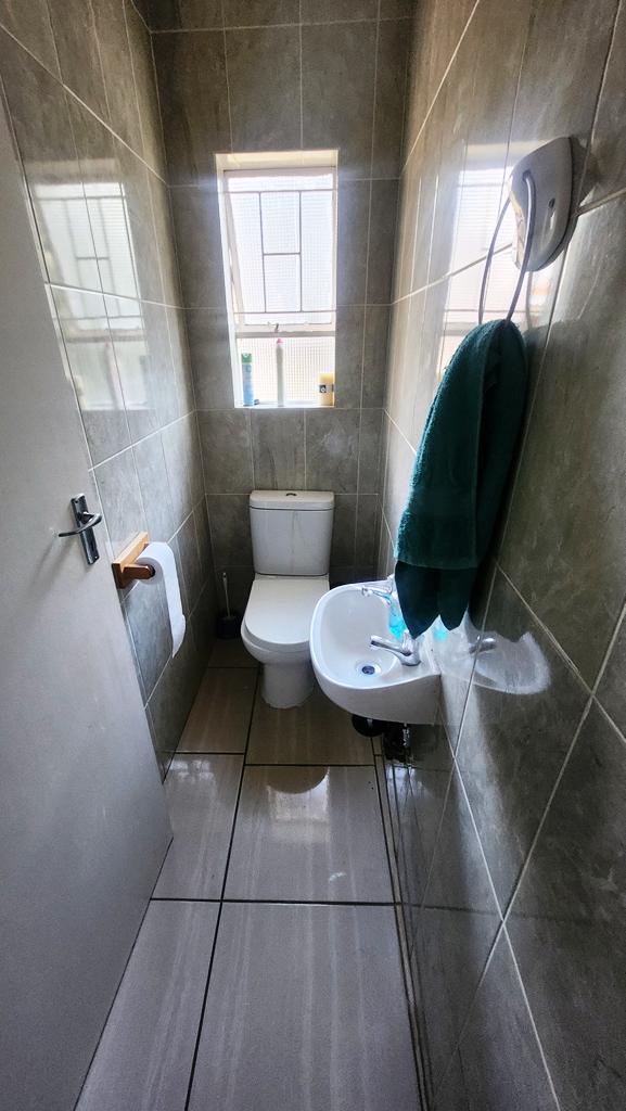 3 Bedroom Property for Sale in Eldoraigne Gauteng