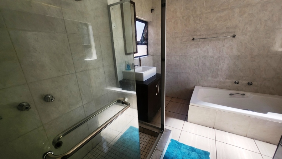 3 Bedroom Property for Sale in Eldoraigne Gauteng