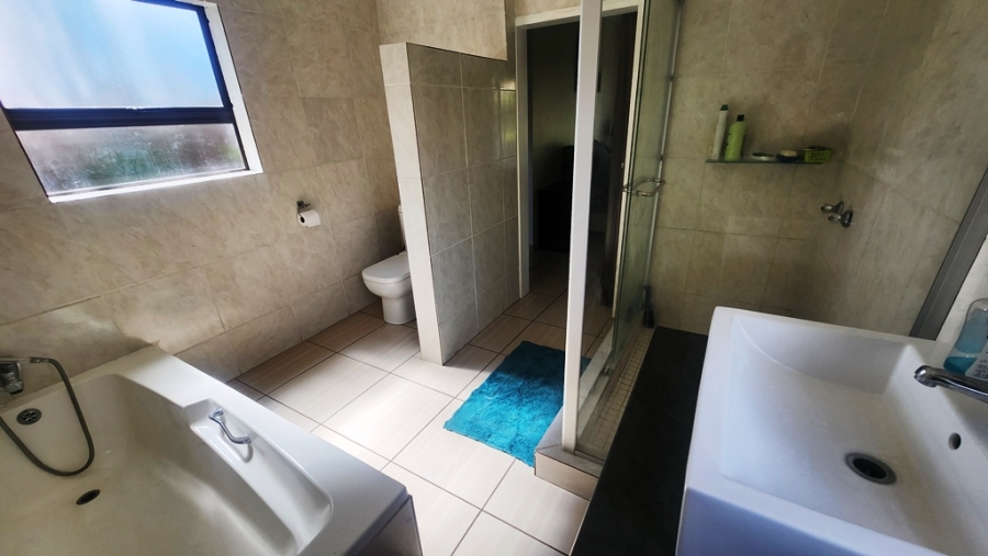 3 Bedroom Property for Sale in Eldoraigne Gauteng