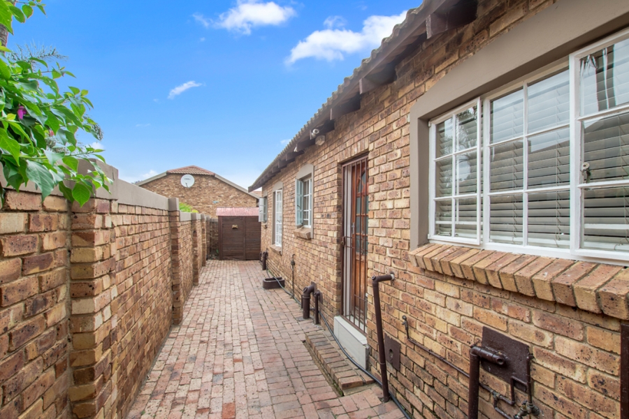 4 Bedroom Property for Sale in North Riding Gauteng