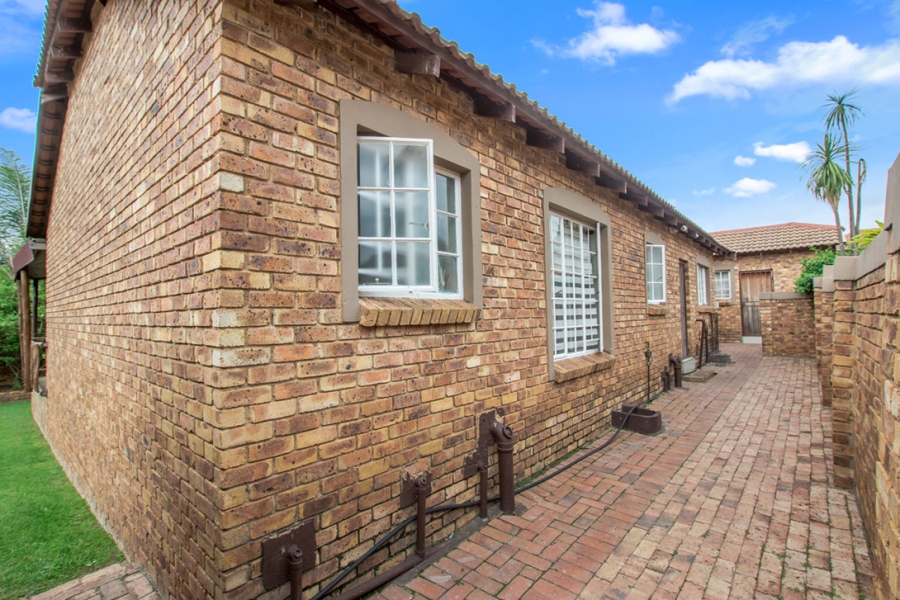 4 Bedroom Property for Sale in North Riding Gauteng