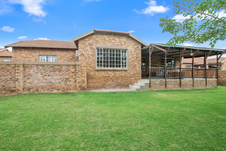 4 Bedroom Property for Sale in North Riding Gauteng