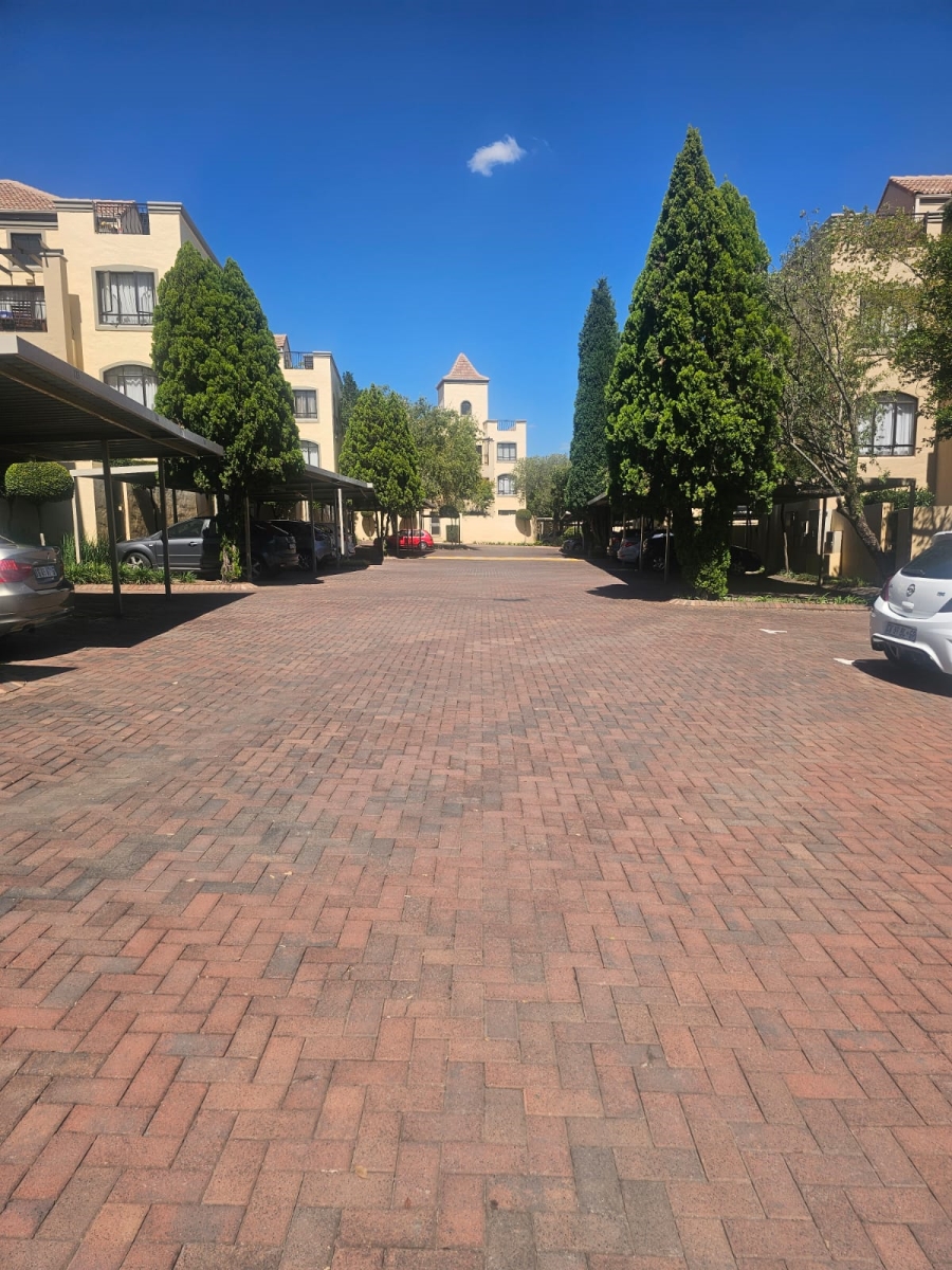 To Let 2 Bedroom Property for Rent in Lonehill Gauteng