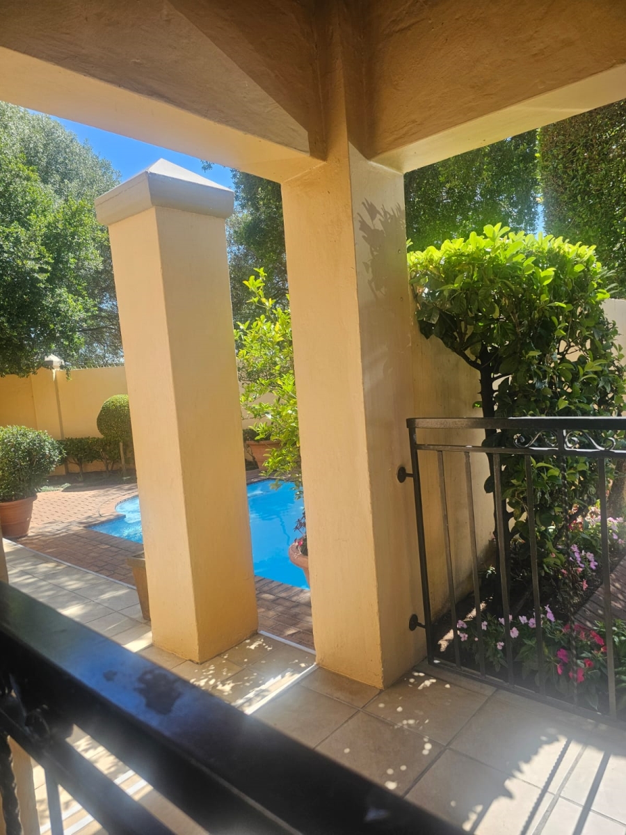 To Let 2 Bedroom Property for Rent in Lonehill Gauteng