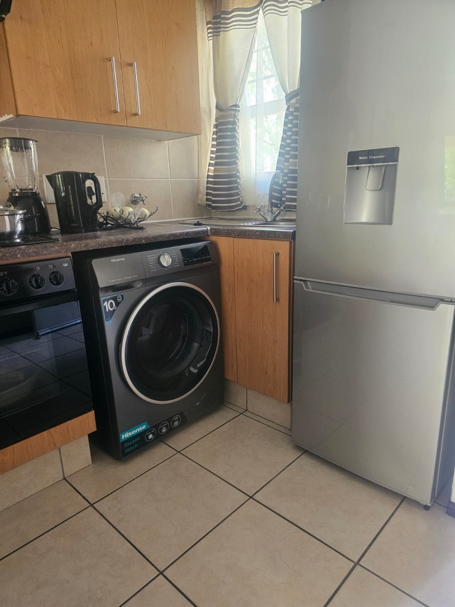 To Let 2 Bedroom Property for Rent in Lonehill Gauteng