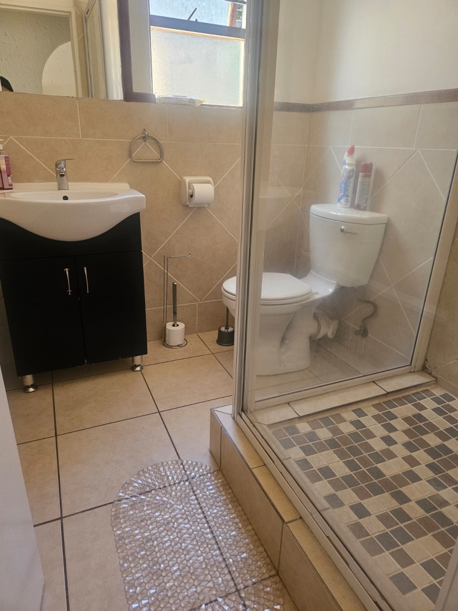 To Let 2 Bedroom Property for Rent in Lonehill Gauteng