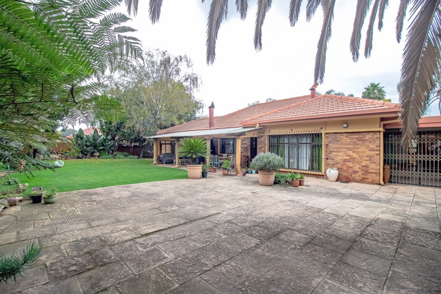 4 Bedroom Property for Sale in Lambton Gauteng