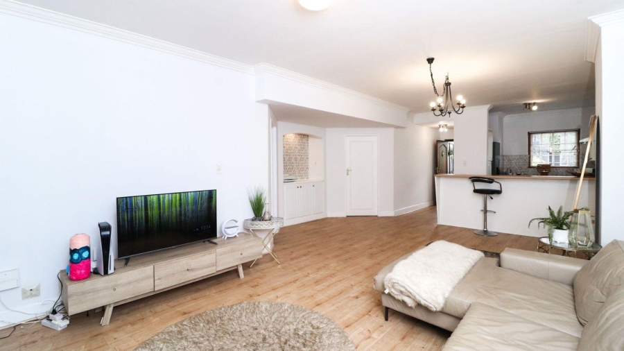 To Let 2 Bedroom Property for Rent in Saxonwold Gauteng