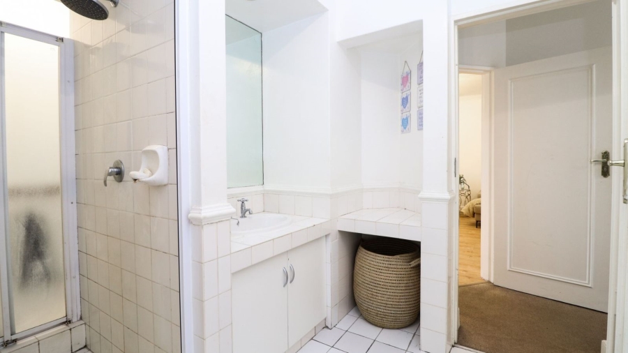 To Let 2 Bedroom Property for Rent in Saxonwold Gauteng