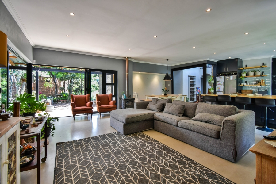 3 Bedroom Property for Sale in Garsfontein Gauteng