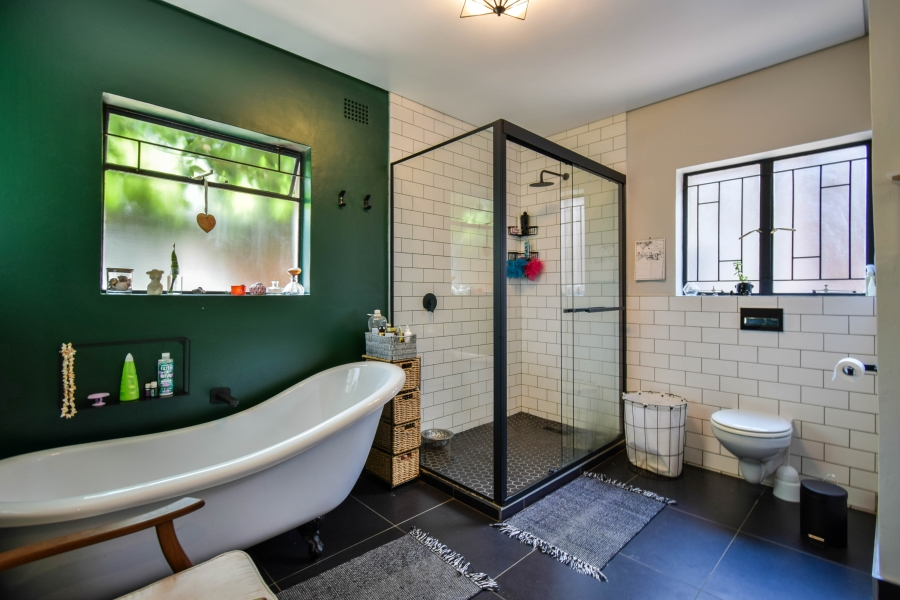 3 Bedroom Property for Sale in Garsfontein Gauteng