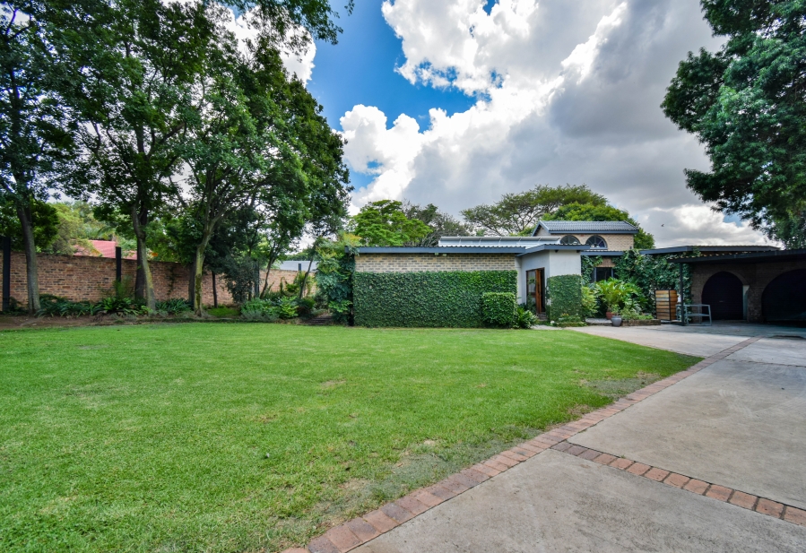 3 Bedroom Property for Sale in Garsfontein Gauteng