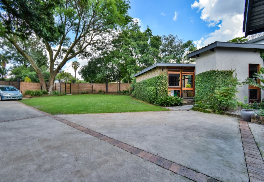 3 Bedroom Property for Sale in Garsfontein Gauteng