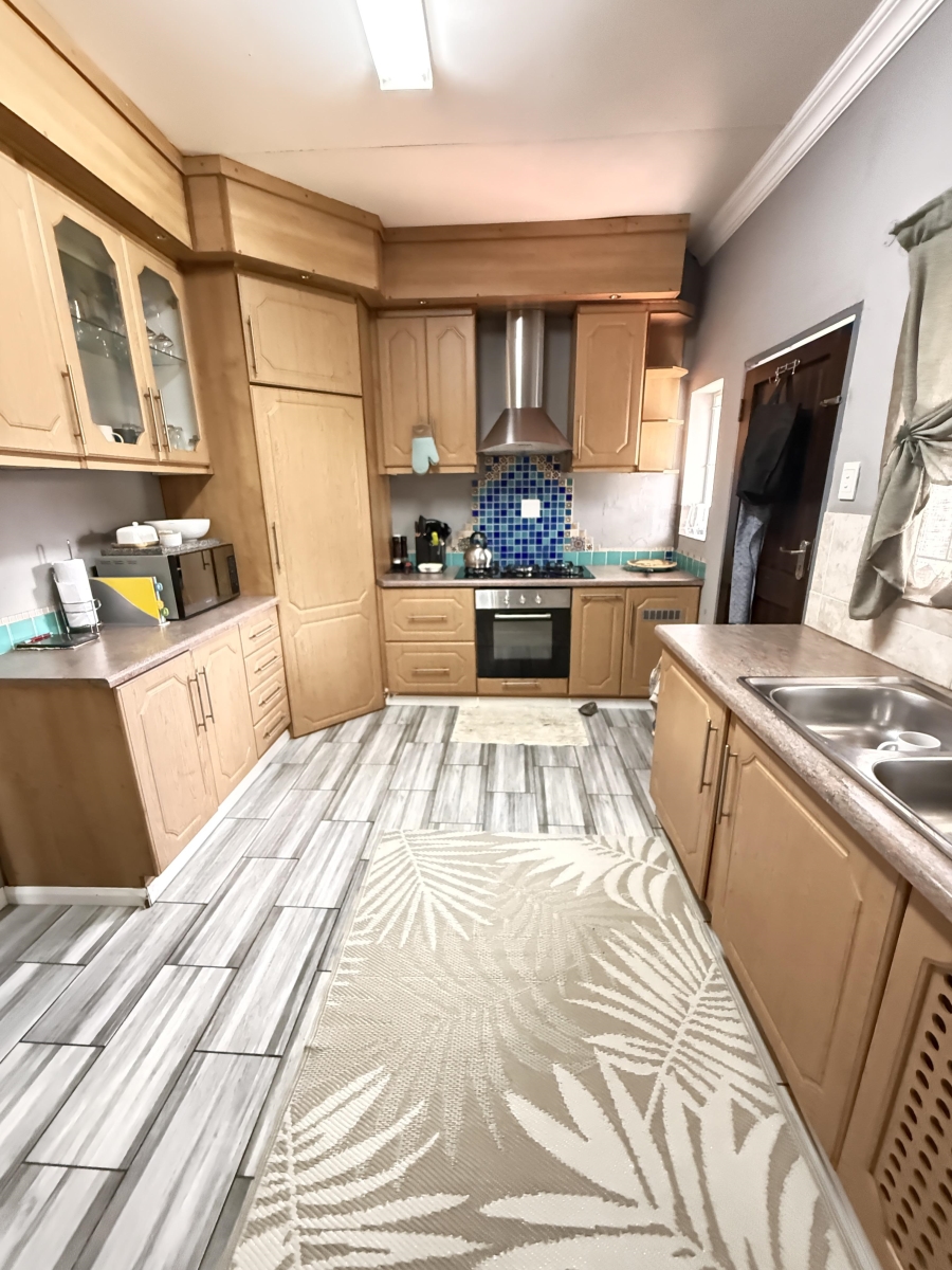 To Let 3 Bedroom Property for Rent in Garsfontein Gauteng