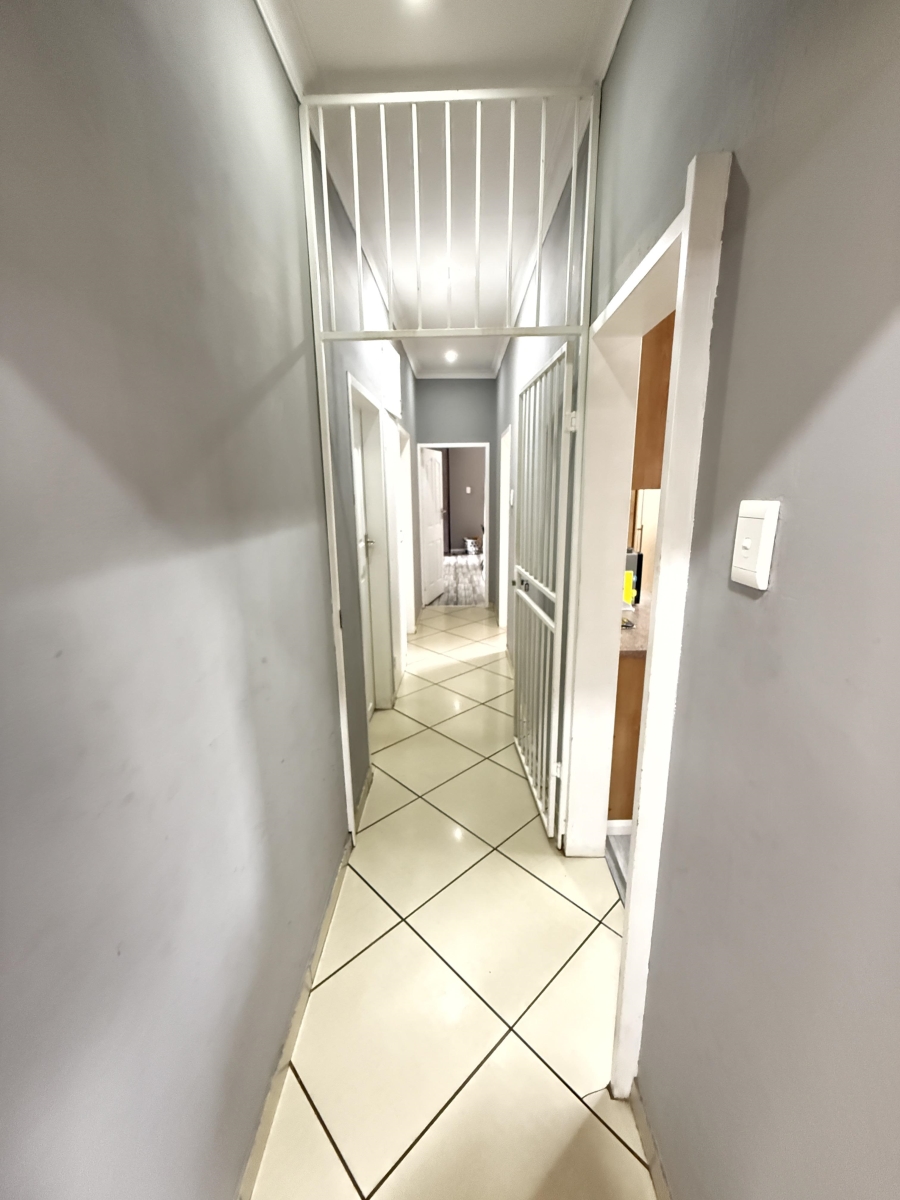 To Let 3 Bedroom Property for Rent in Garsfontein Gauteng