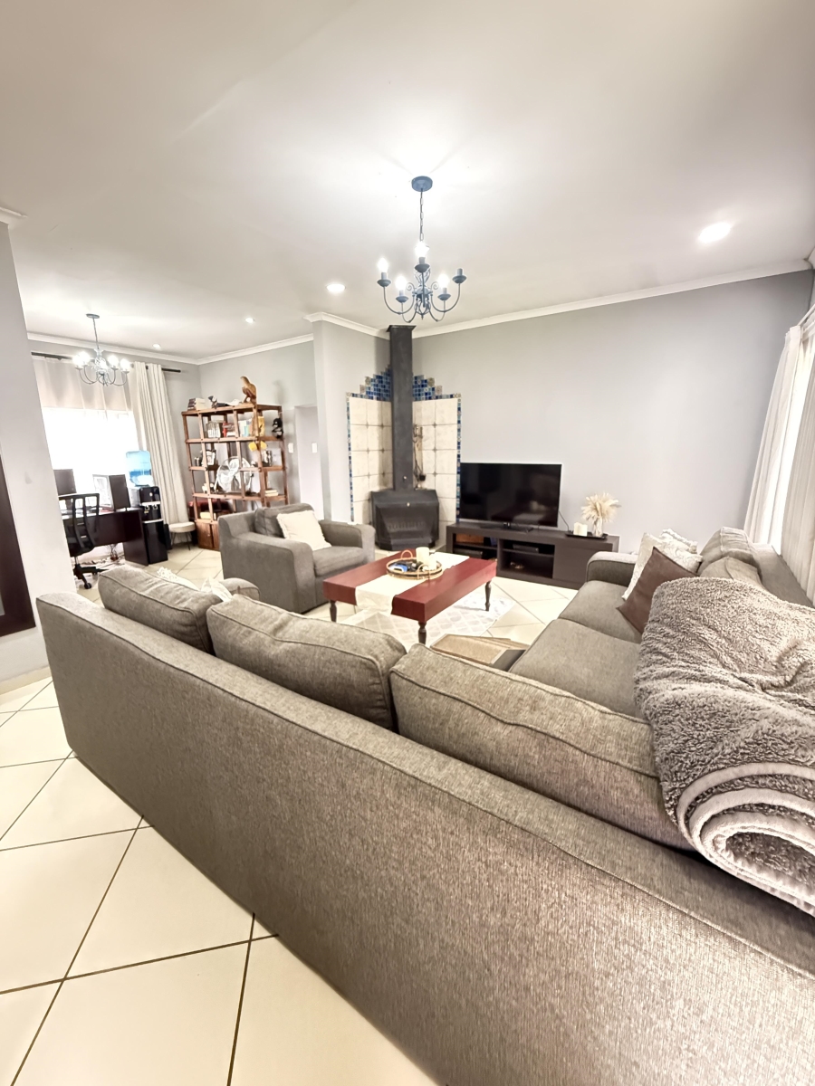 To Let 3 Bedroom Property for Rent in Garsfontein Gauteng