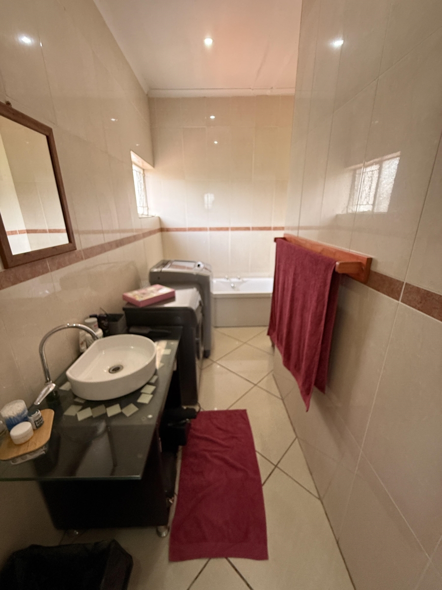 To Let 3 Bedroom Property for Rent in Garsfontein Gauteng