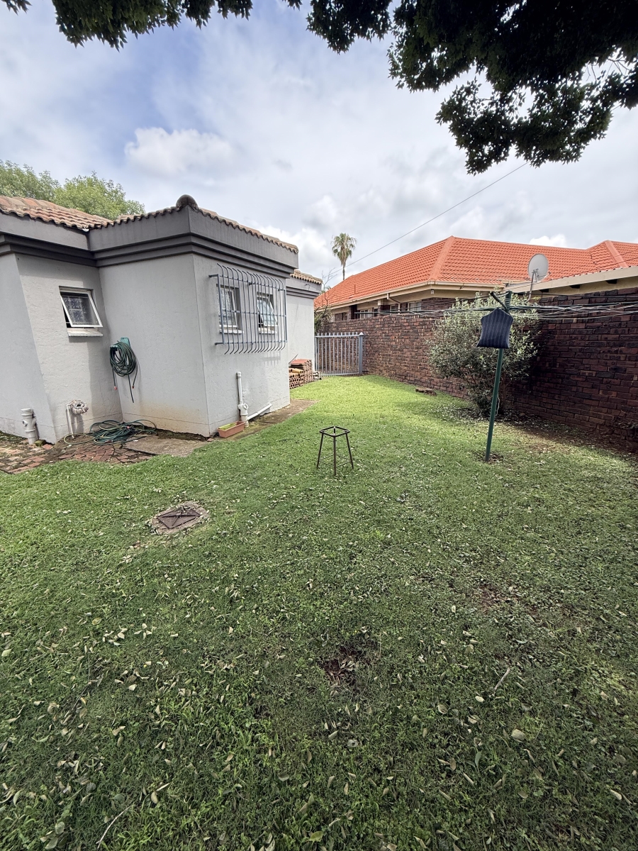 To Let 3 Bedroom Property for Rent in Garsfontein Gauteng